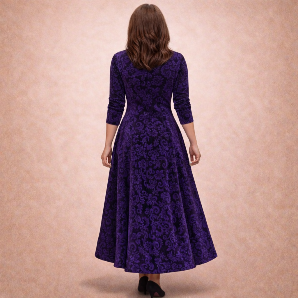 Jillian - Flauelskjóllinn